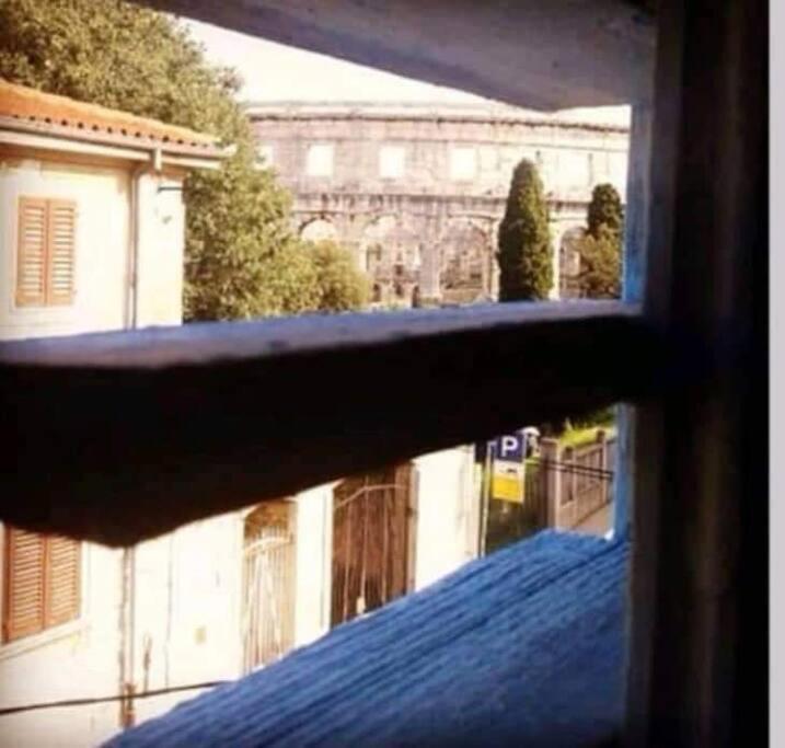 Colloseum View From The Apartment Pula Exterior photo